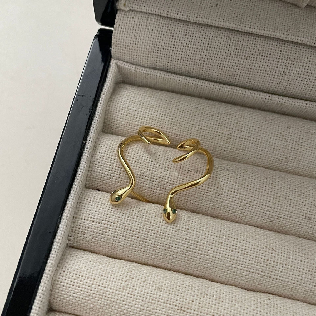 S925 sterling silver snake shaped earrings