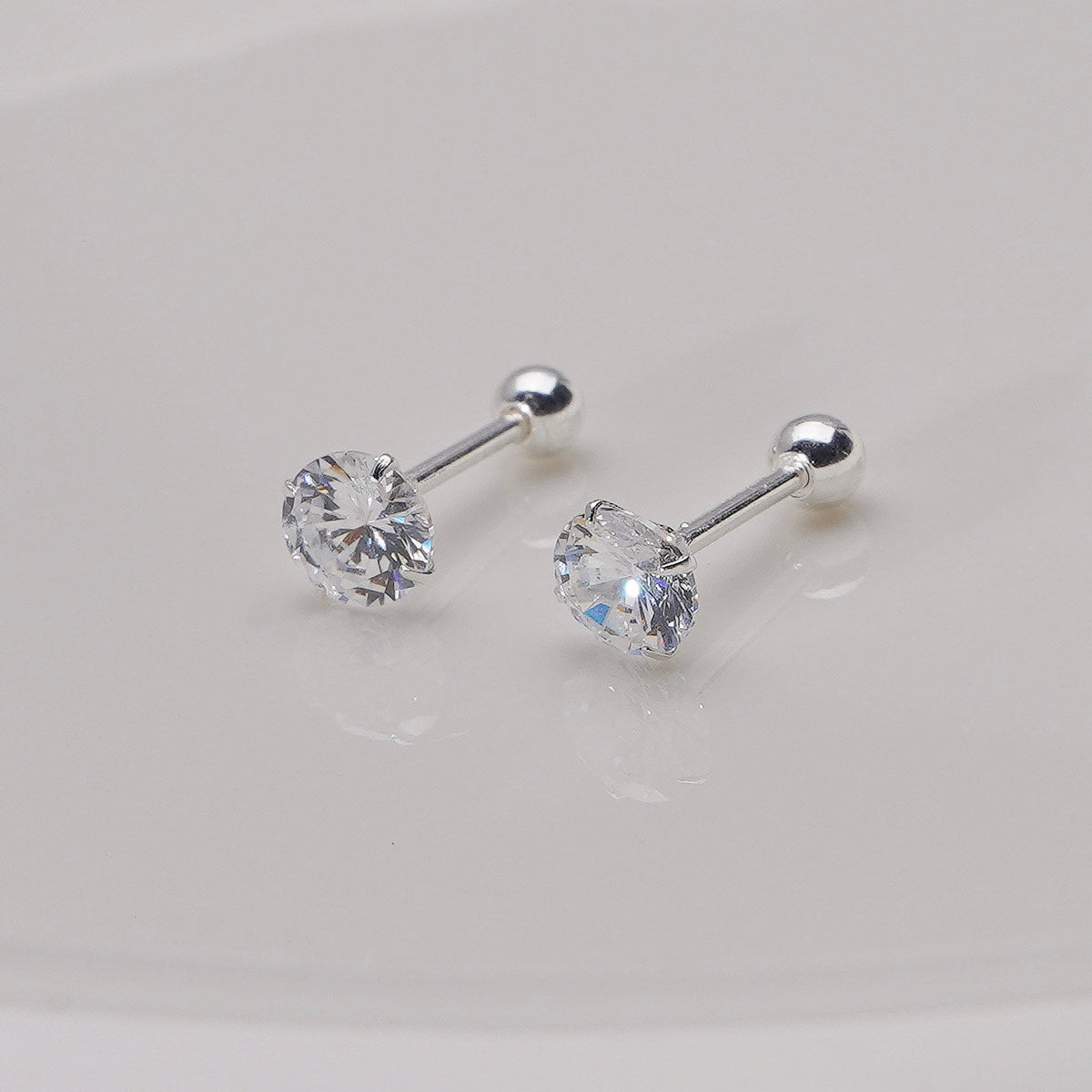 S925 sterling silver round sparkling zirconium earrings