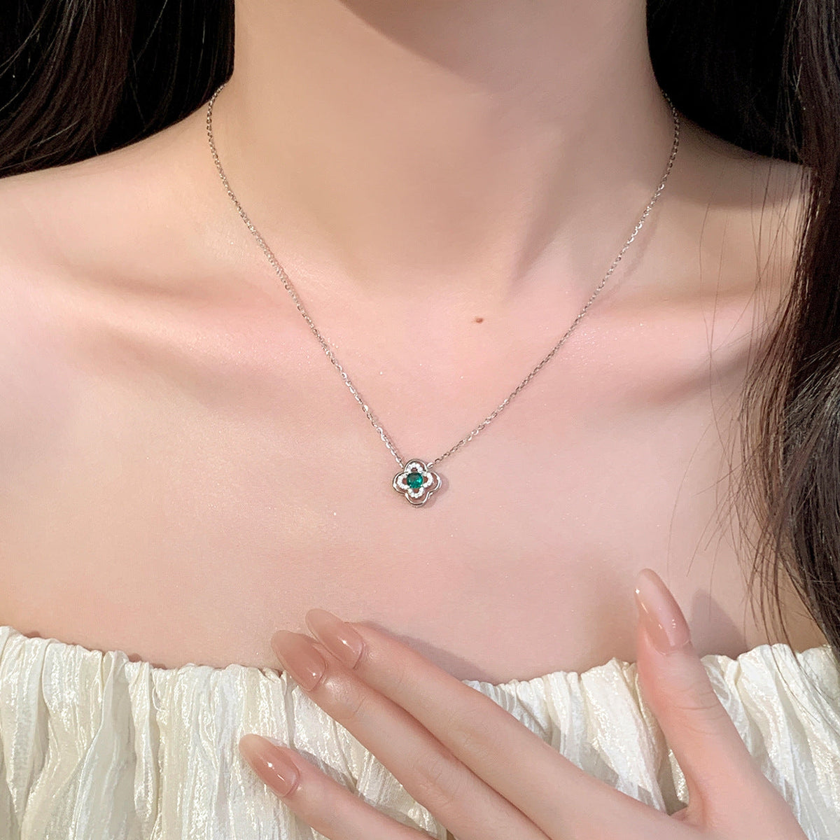 Four-Leaf Clover Pendant Necklace – image 4