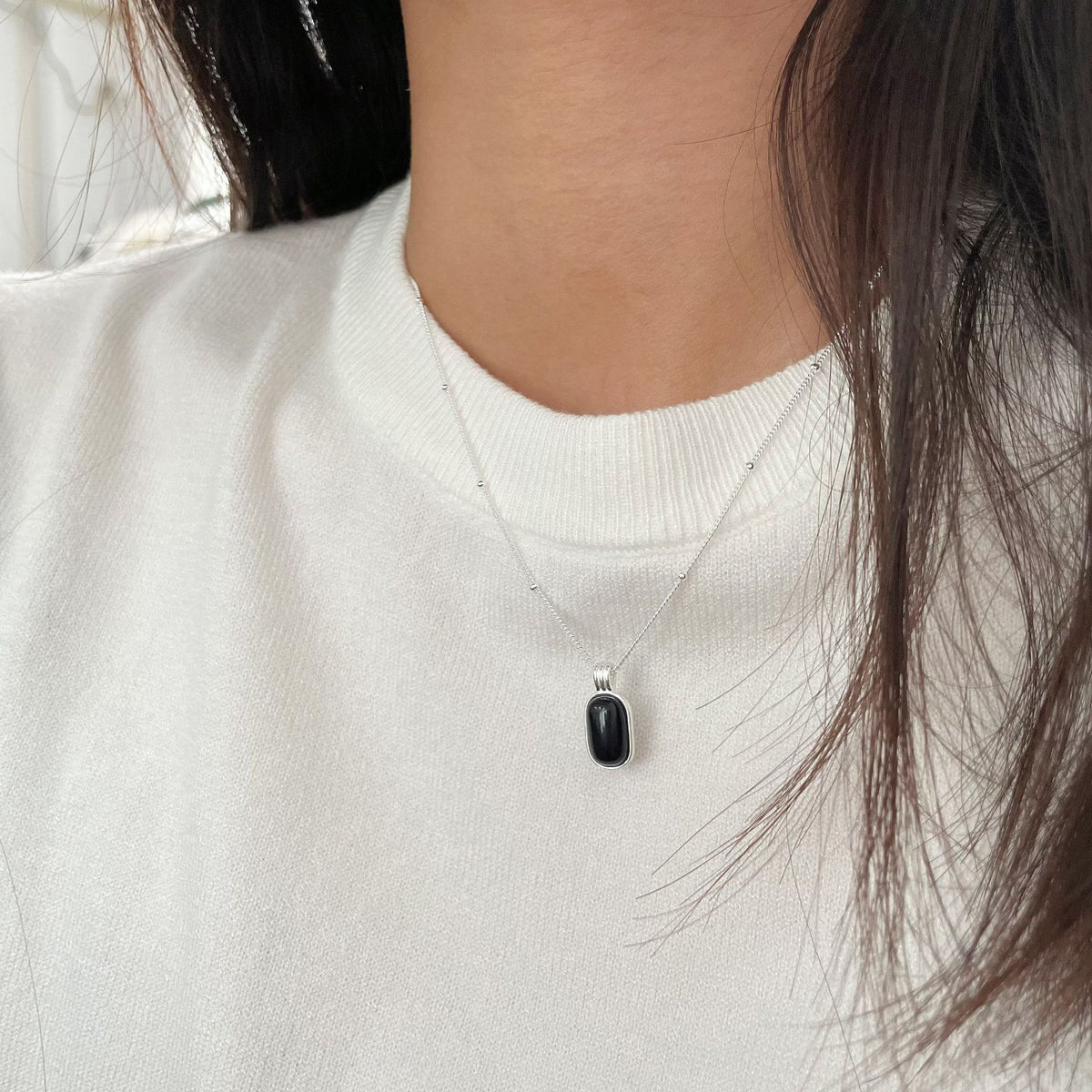 Black Agate Pendant Necklace – detail view 3
