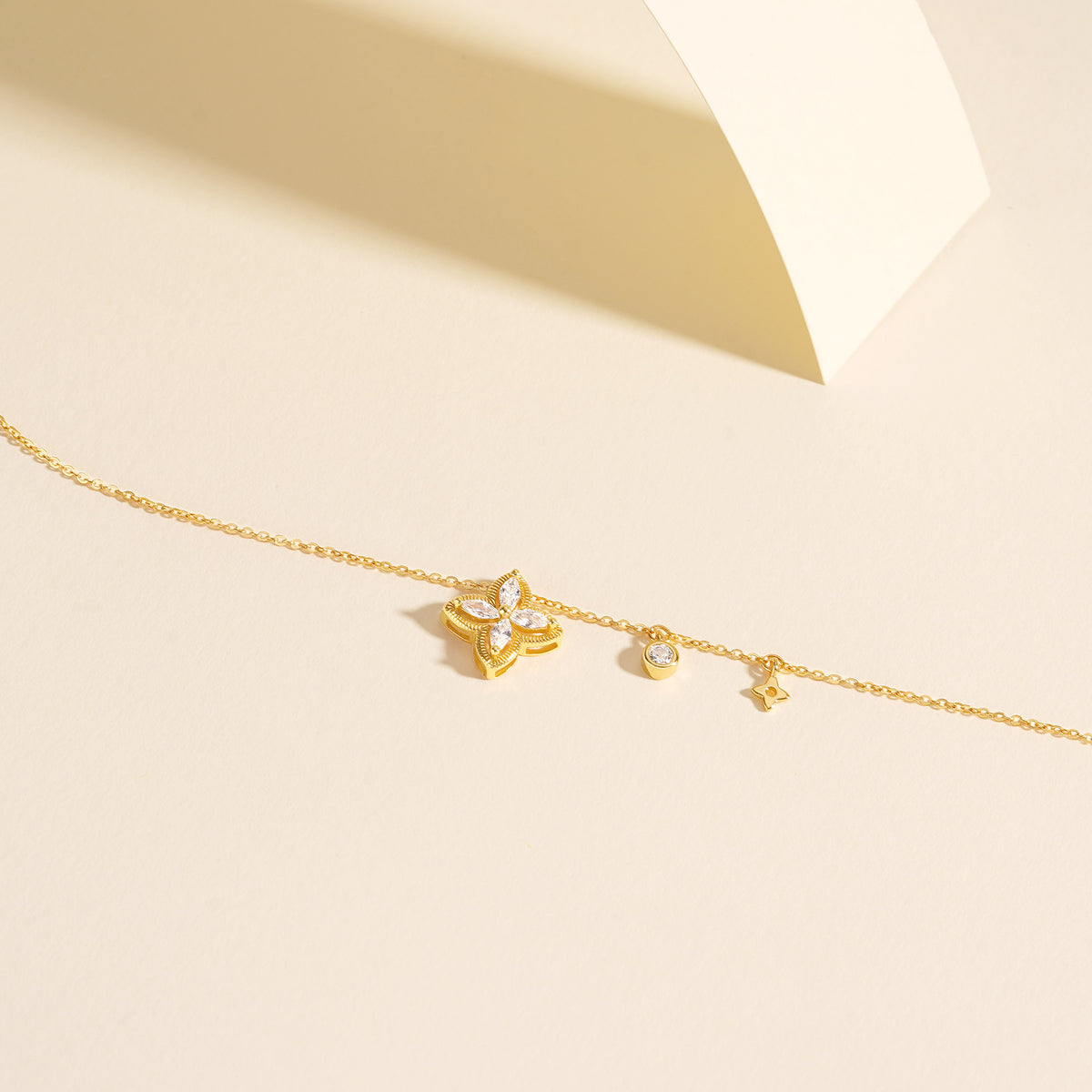 Four-Leaf Clover Zirconia Necklace – image 5