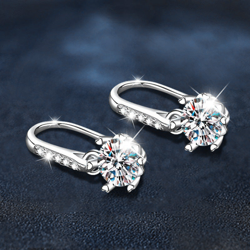 Classic Six-Prong Moissanite Ear Hooks – detail view 3