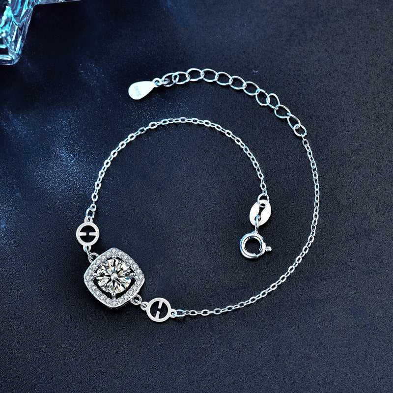 Sugar Cube Moissanite Bracelet – detail view 3