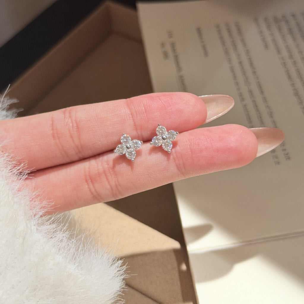 S925 Sterling Silver Four-Leaf Clover Moissanite Stud Earrings