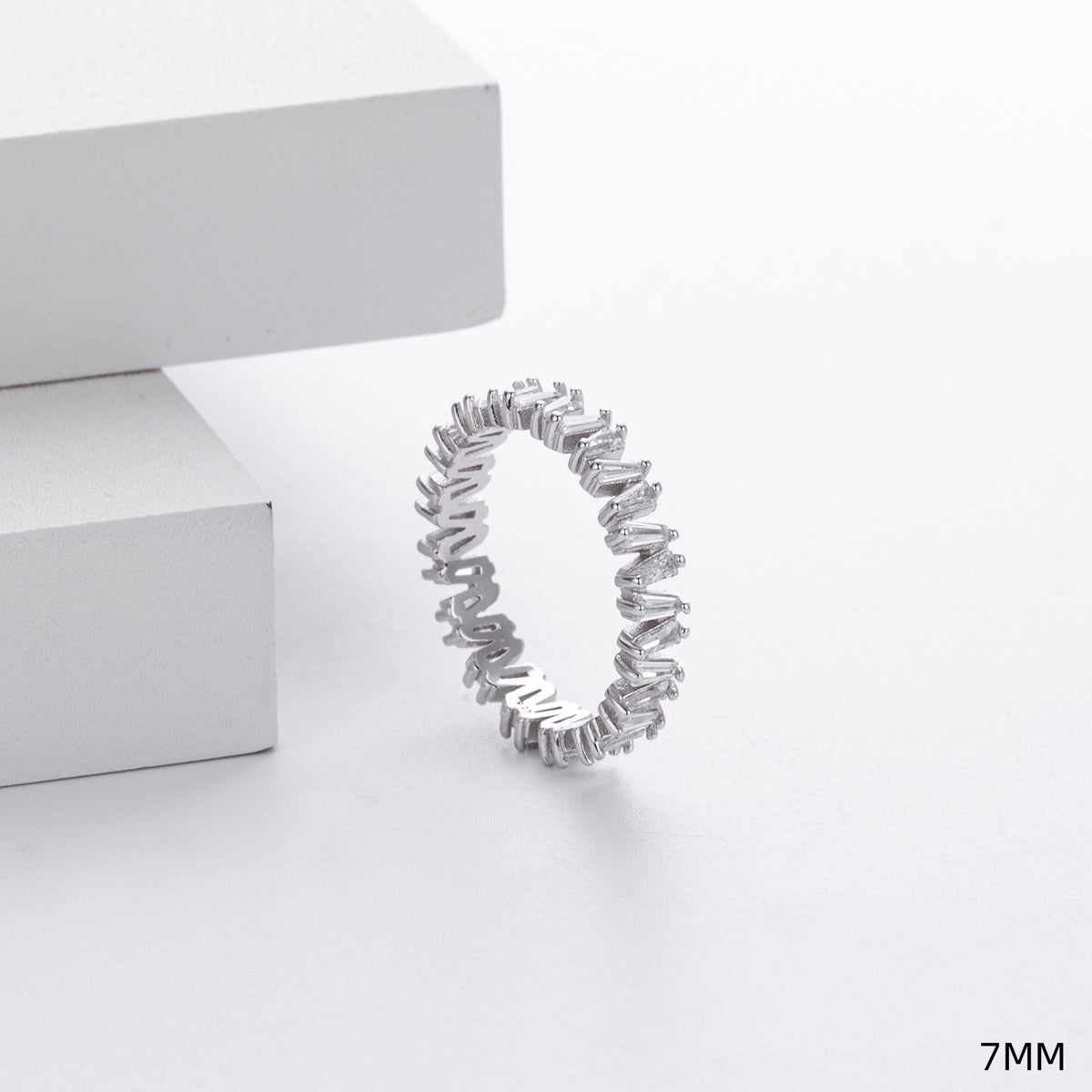 925 Sterling Silver Korean-Style V-Shaped Ring with Inlaid Zirconia