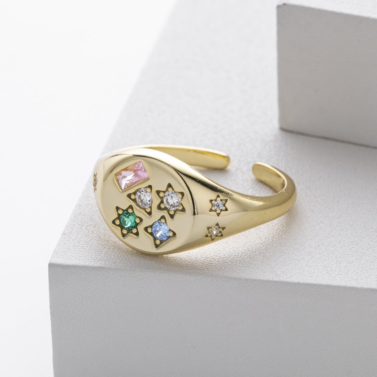 Versatile S925 sterling silver ring, stylish colored zircon set band