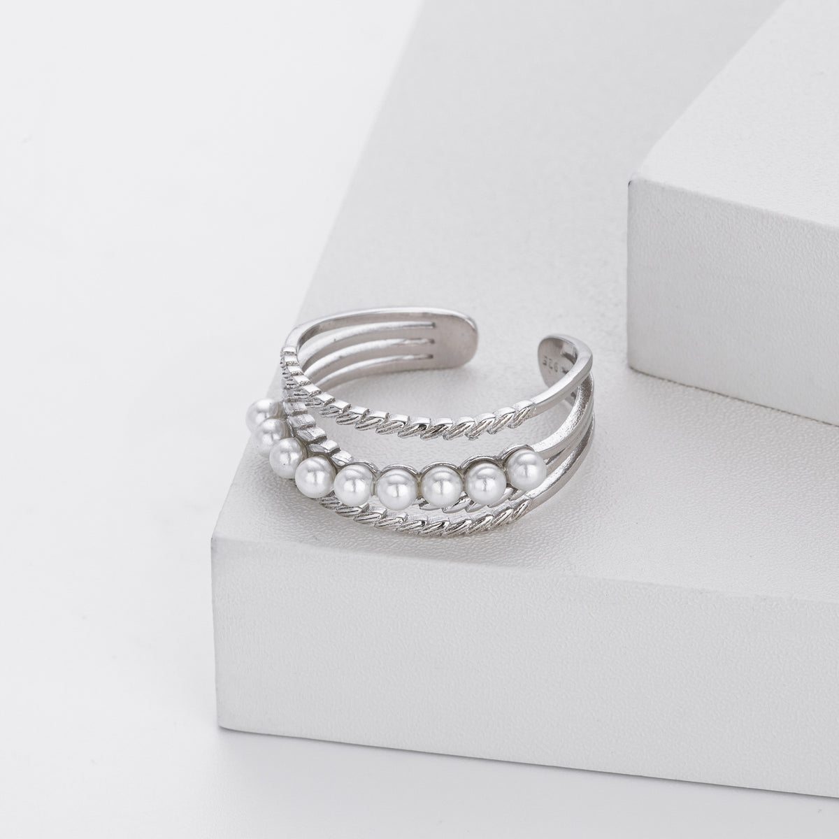 S925 Sterling Silver Elegant and Stylish Open Ring with Pearl Inlay