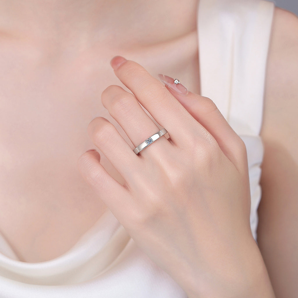S925 Sterling Silver Six-Prong Moissanite Ring