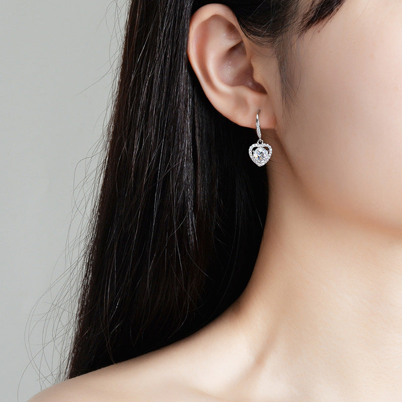 S925 sterling silver heart-shaped earrings with moissanite hooks