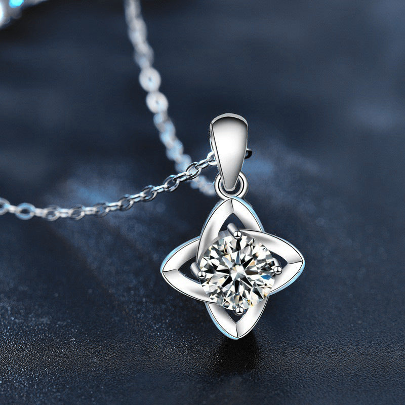 S925 Sterling Silver Moissanite Clover Pendant Necklace