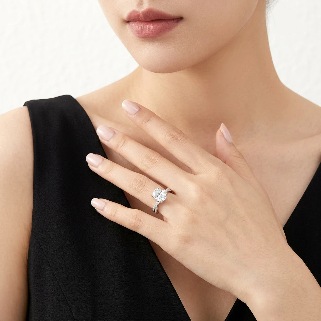 S925 Sterling Silver Ring with Large-Carat Moissanite
