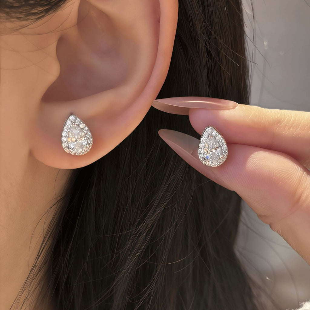 S925 Sterling Silver Teardrop-Shaped Ultra-Sparkling Moissanite Stud Earrings