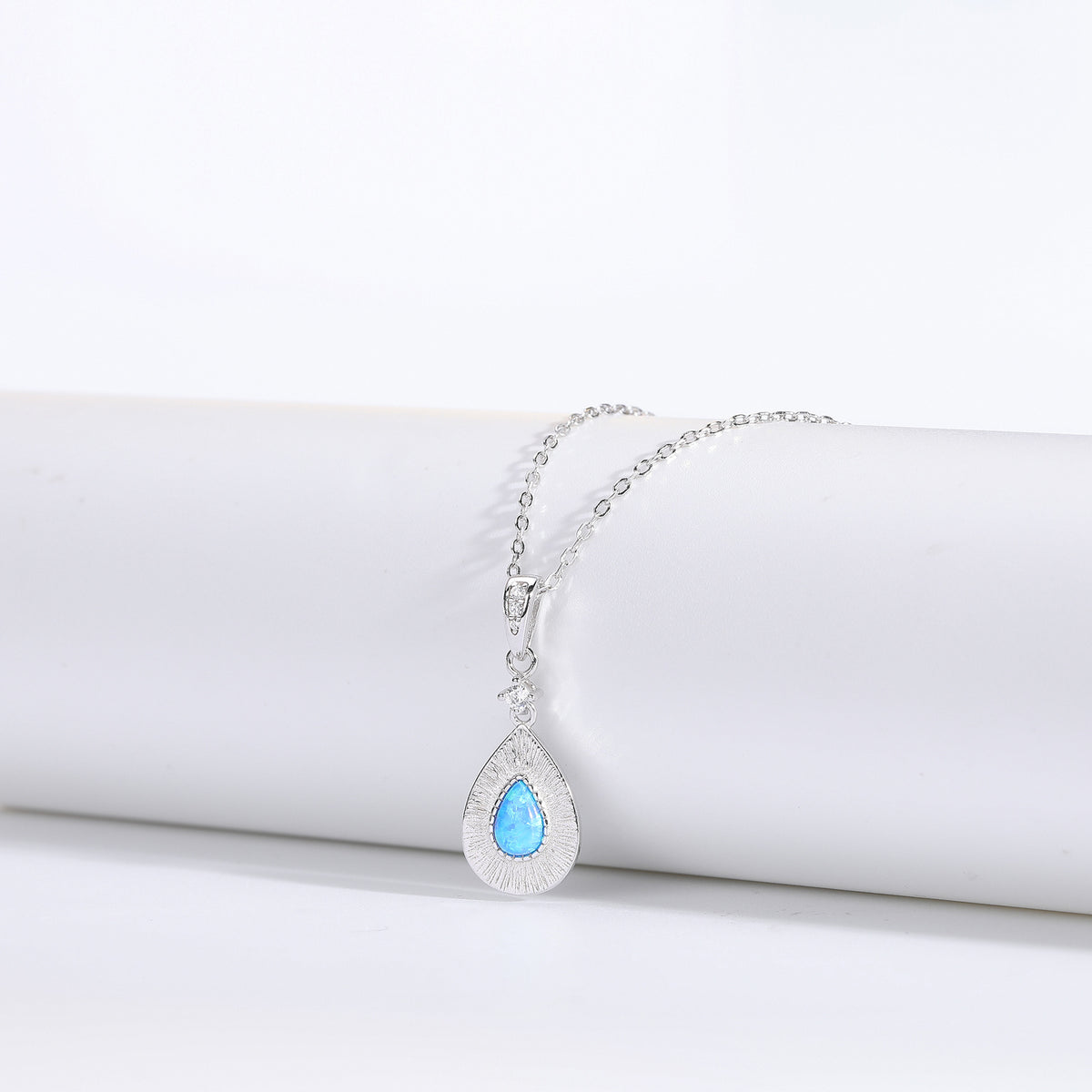 S925 Sterling Silver Teardrop-Shaped Opal Necklace with Zircon