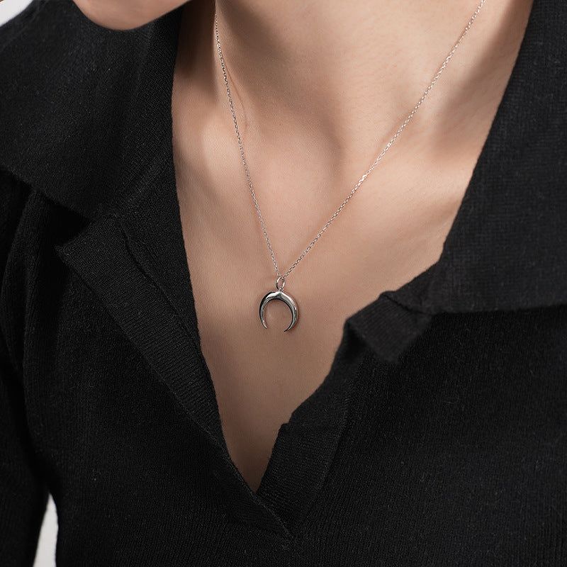 925 Sterling Silver Crescent Moon Necklace