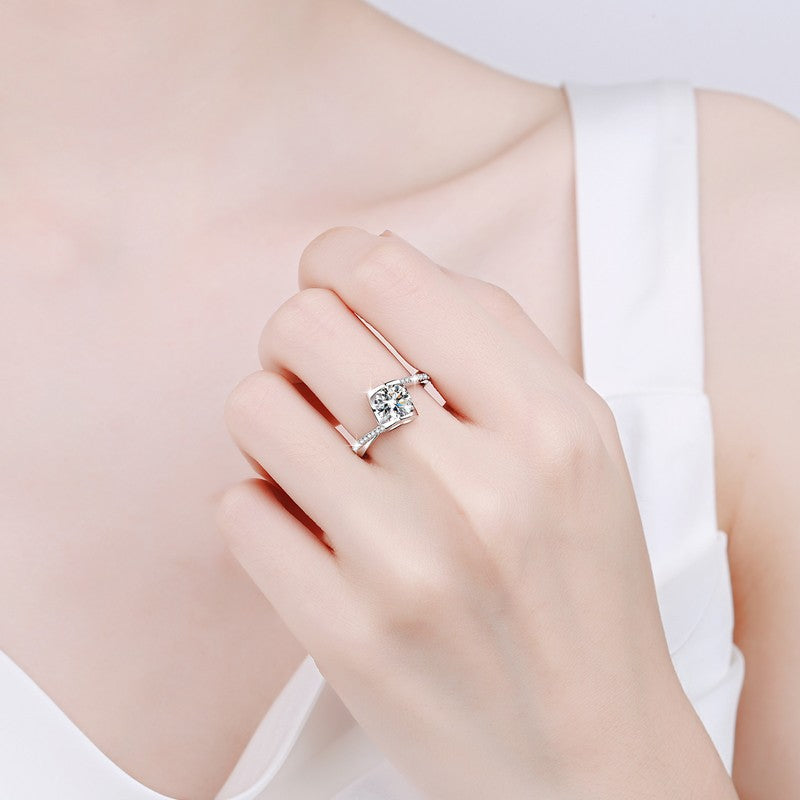 S925 Sterling Silver “Angel‘s Kiss” Moissanite Engagement Ring