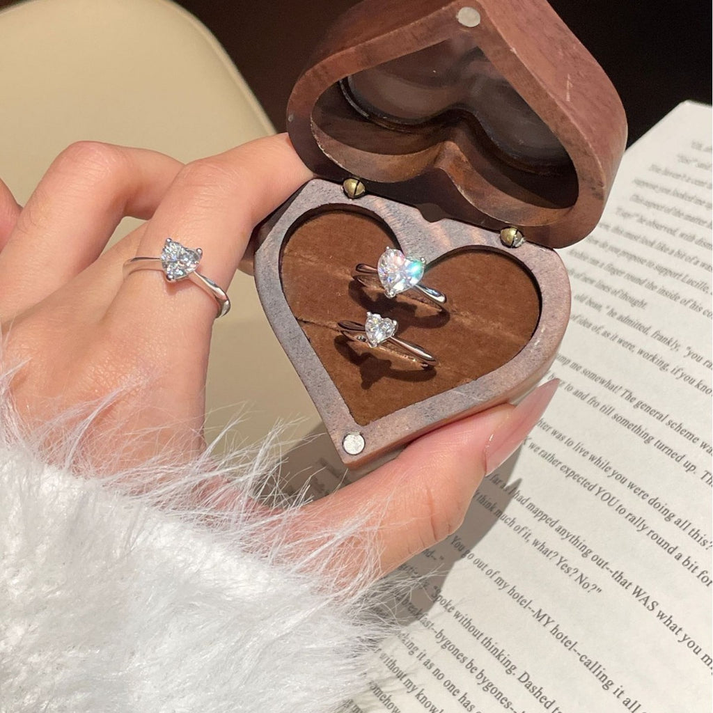 S925 Sterling Silver Heart-Shaped Moissanite Ring