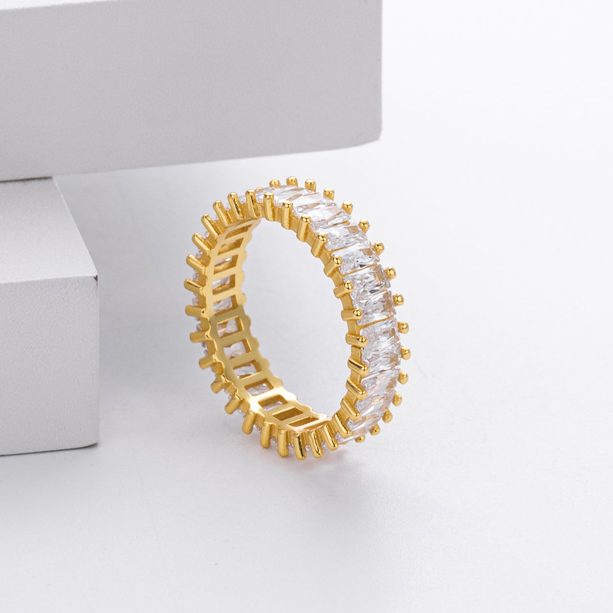 Versatile S925 sterling silver ring with rectangular zircon clusters