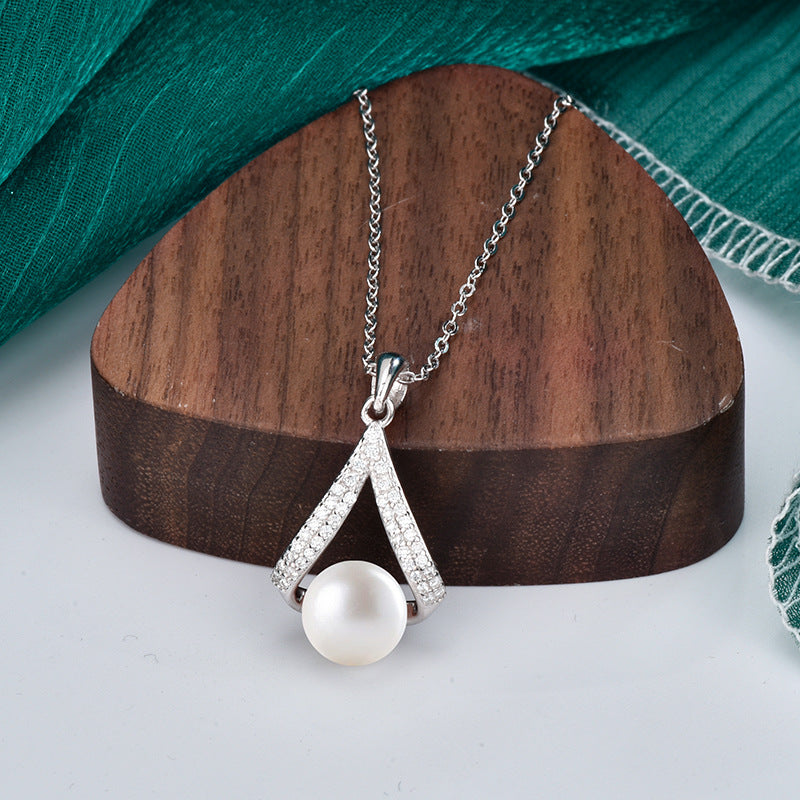 S925 Sterling Silver Moissanite V-Shaped Pearl Necklace