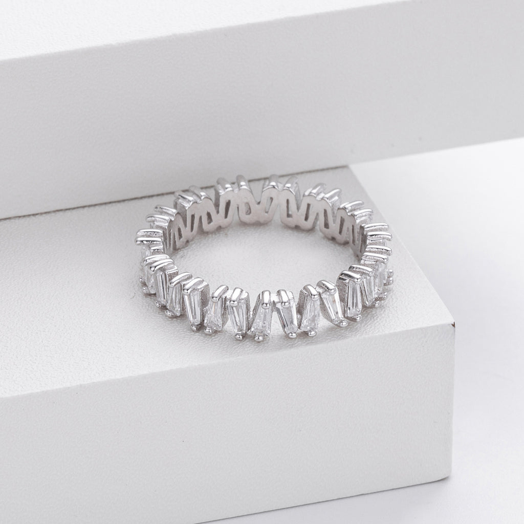 925 Sterling Silver Korean-Style V-Shaped Ring with Inlaid Zirconia