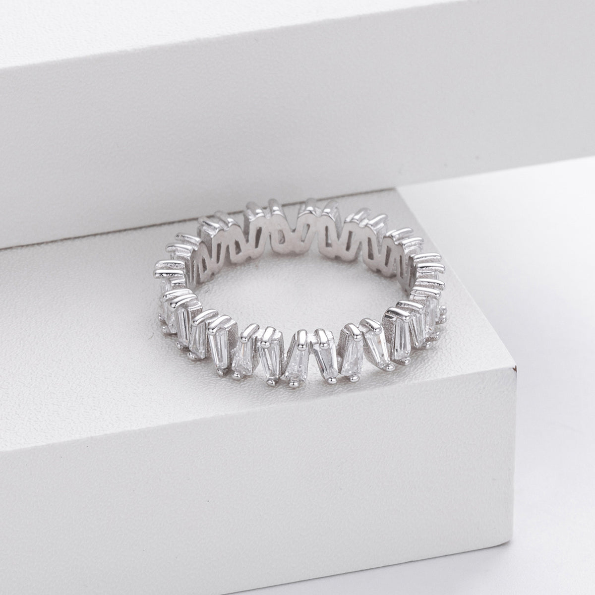 925 Sterling Silver Korean-Style V-Shaped Ring with Inlaid Zirconia