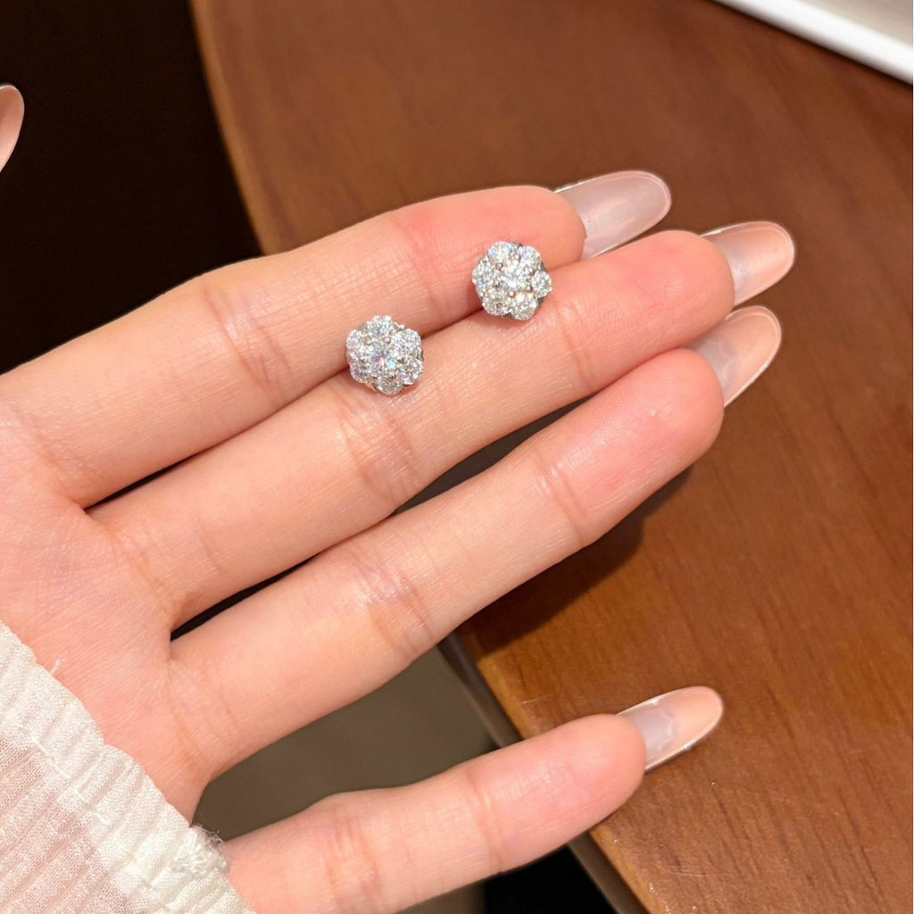 S925 Sterling Silver Flower Stud Earrings with Moissanite