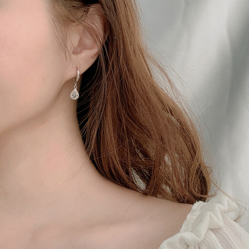 925 Sterling Silver Teardrop Earrings — Premium-Look Moissanite Studs for Women