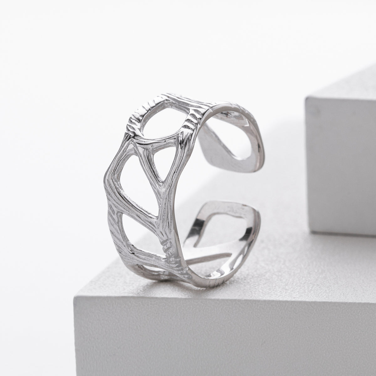 S925 Sterling Silver Fashionable and Unique Wrinkled Irregular Ring