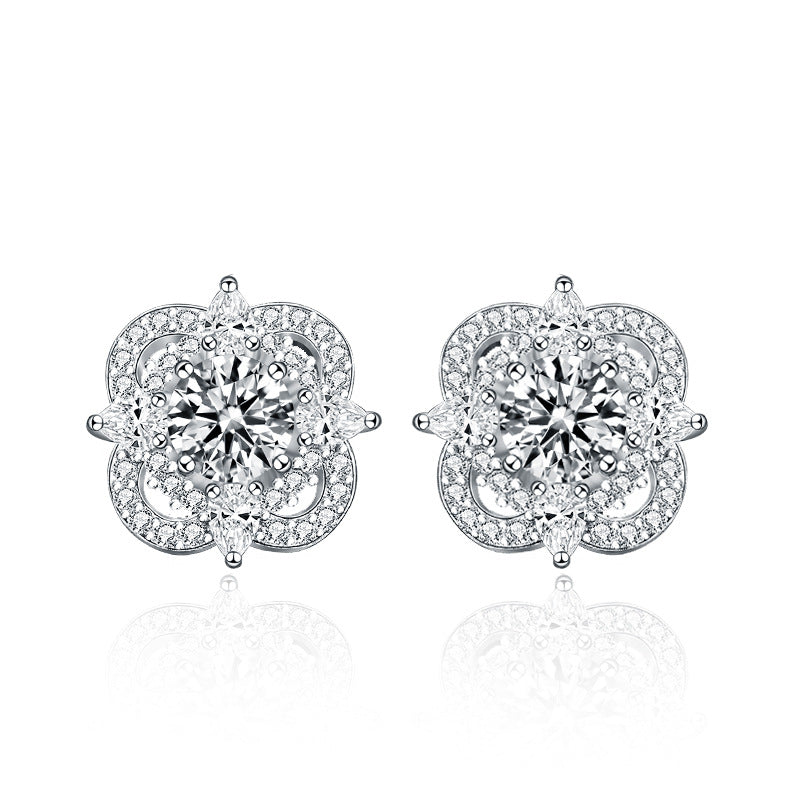 925 Sterling Silver Four-Leaf Clover Stud Earrings — Stylish & Sophisticated Moissanite