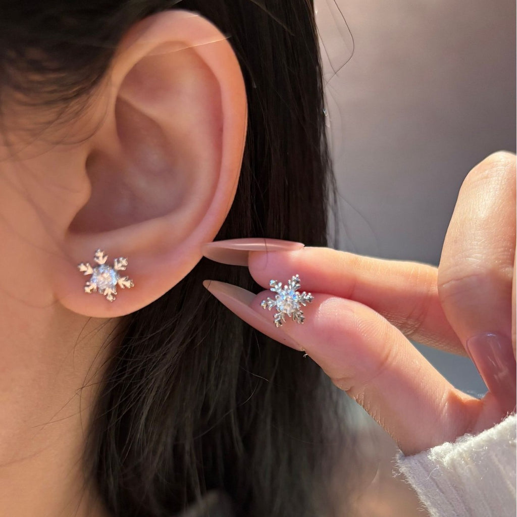 S925 Sterling Silver Snowflake 6-Prong Moissanite Stud Earrings