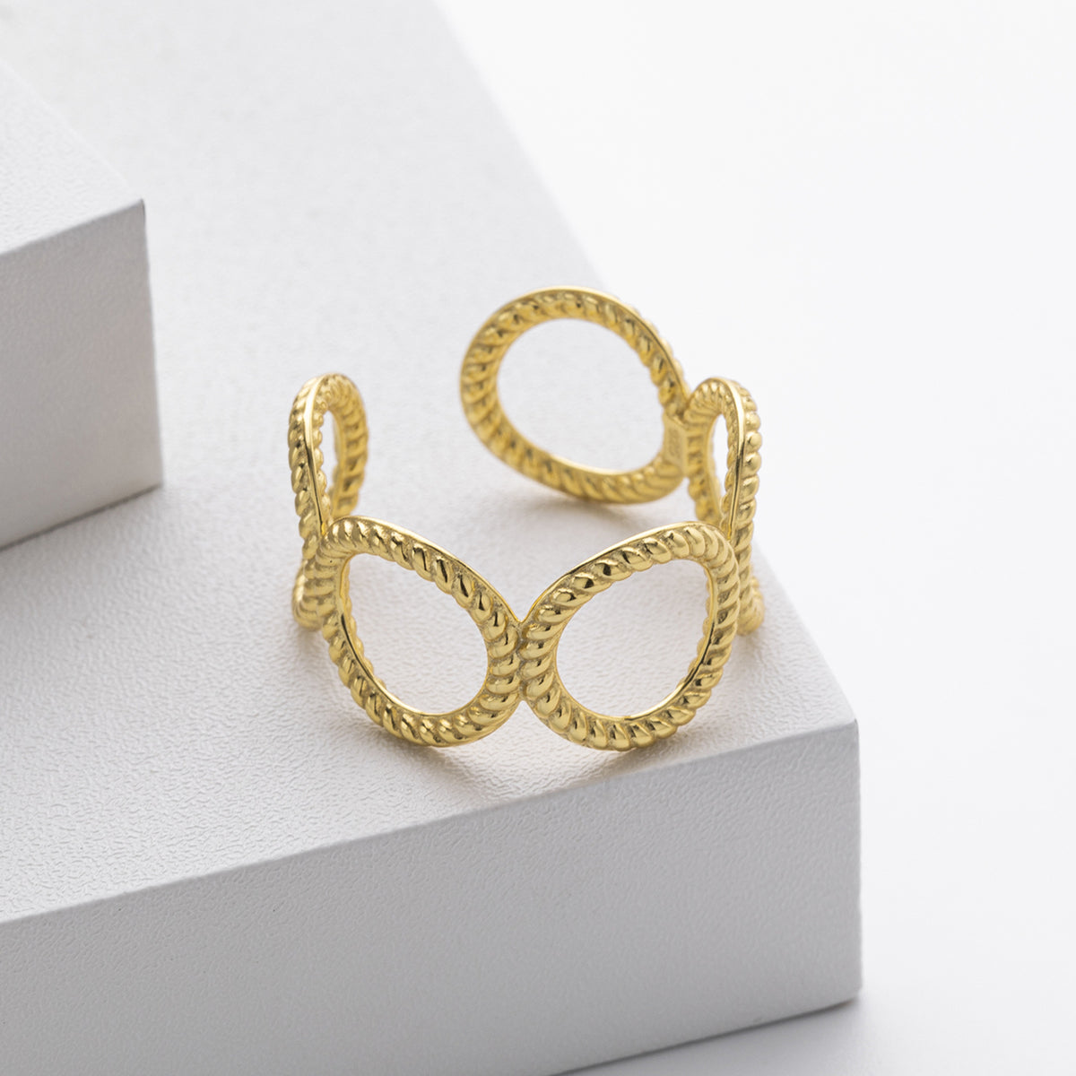 Stylish and unique braided band ring in S925 sterling silver