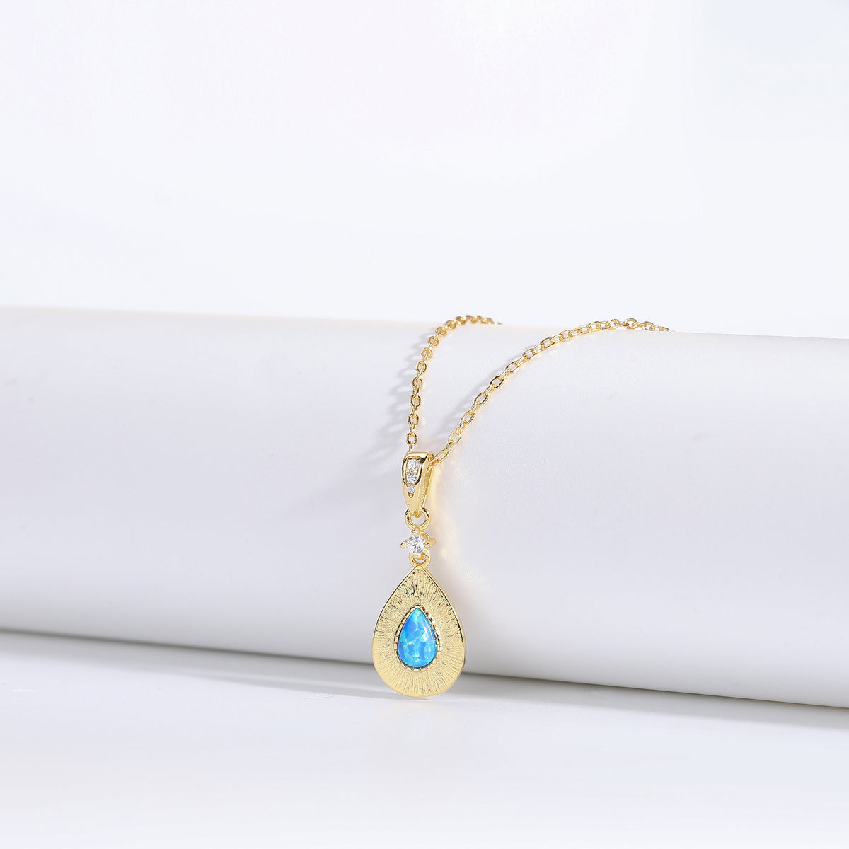 S925 Sterling Silver Teardrop-Shaped Opal Necklace with Zircon