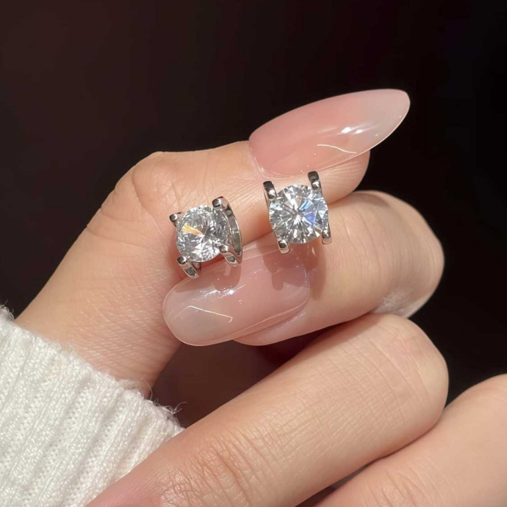 S925 Sterling Silver Moissanite Bullhead Stud Earrings