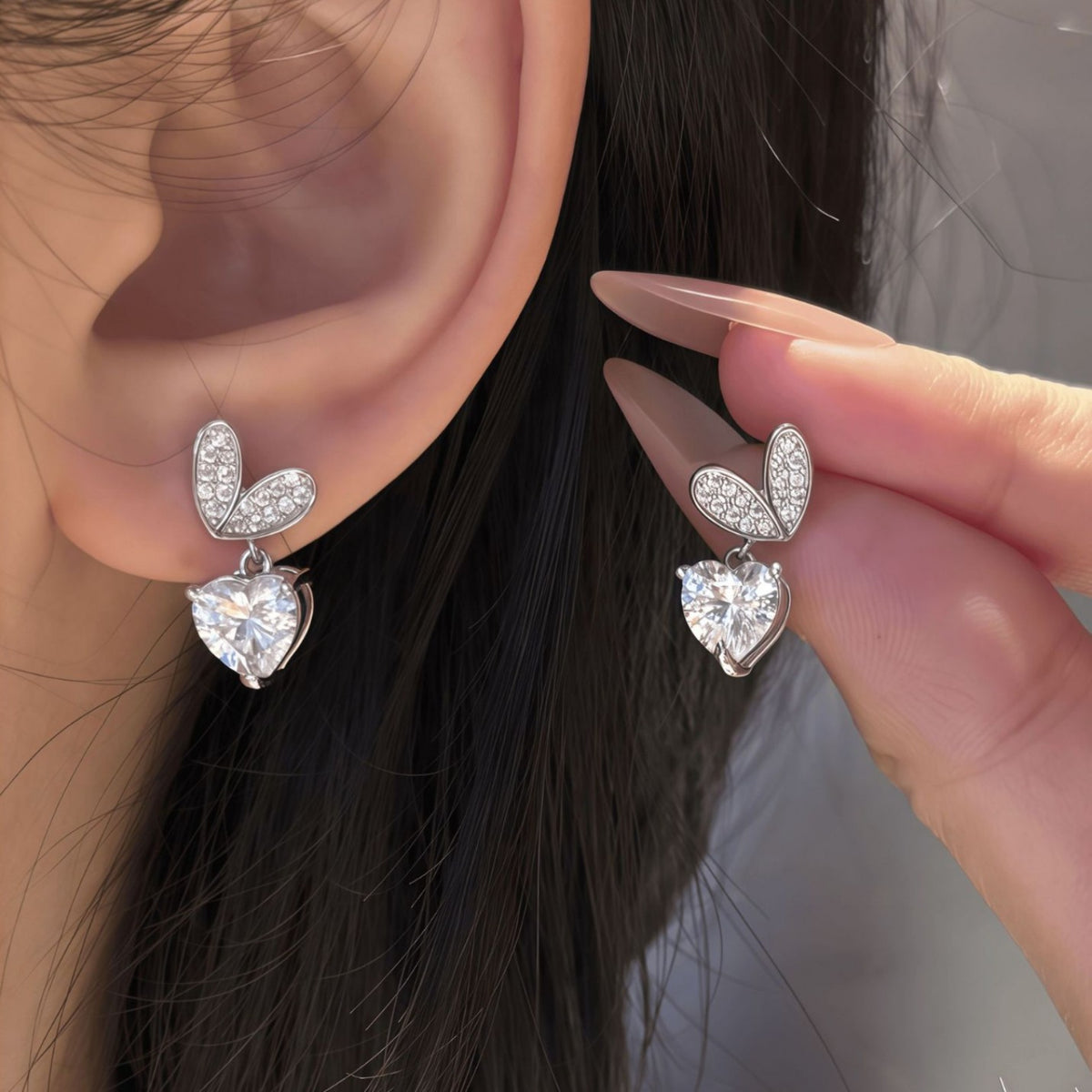 S925 Sterling Silver Heart-Shaped Moissanite Stud Earrings