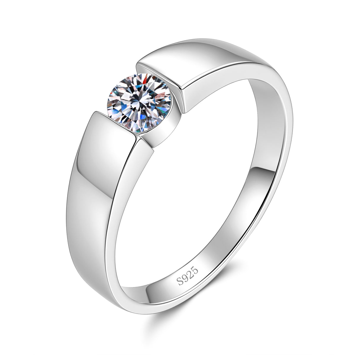 S925 Silver Classic Moissanite Ring with a Smooth Finish