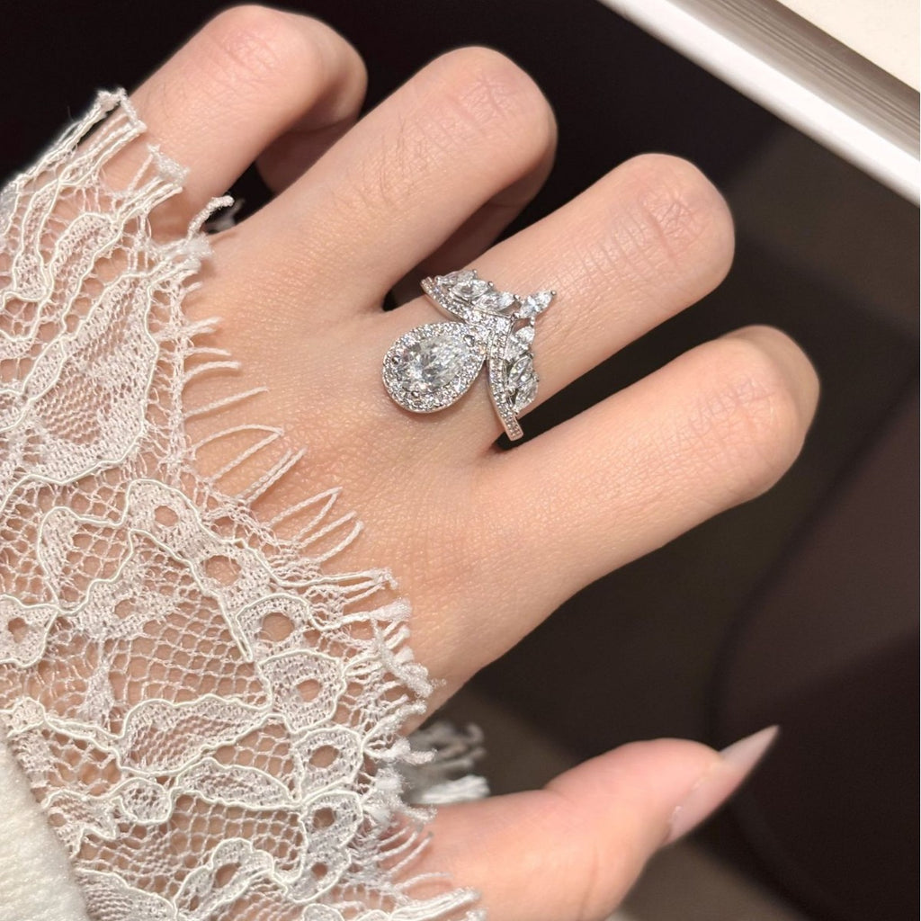 S925 Sterling Silver Teardrop Moissanite Ring