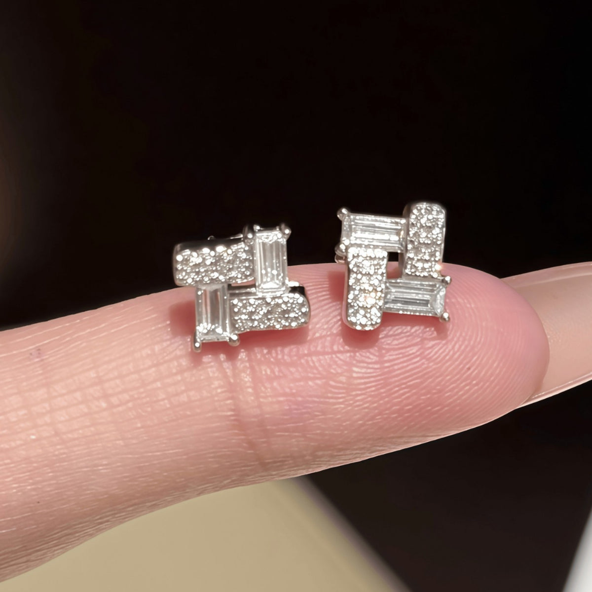 S925 Sterling Silver Geometric Diamond-Cut Moissanite Stud Earrings