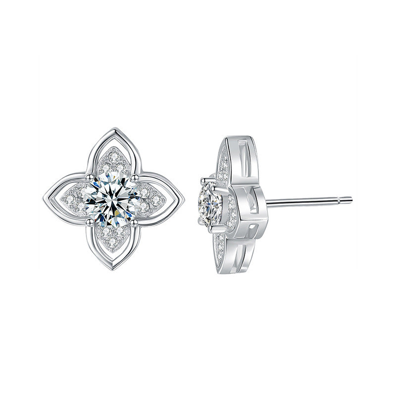 S925 Sterling Silver Simple Four-Leaf Clover Earrings with Moissanite