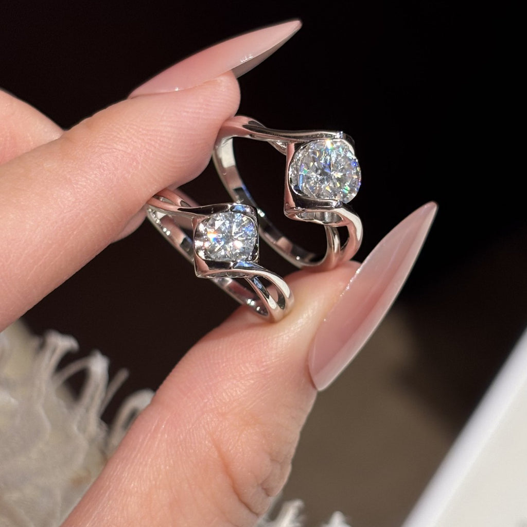 S925 Twisted Ring with Colored Moissanite