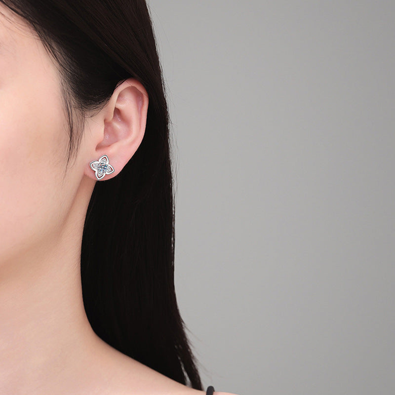 S925 Sterling Silver Simple Four-Leaf Clover Earrings with Moissanite