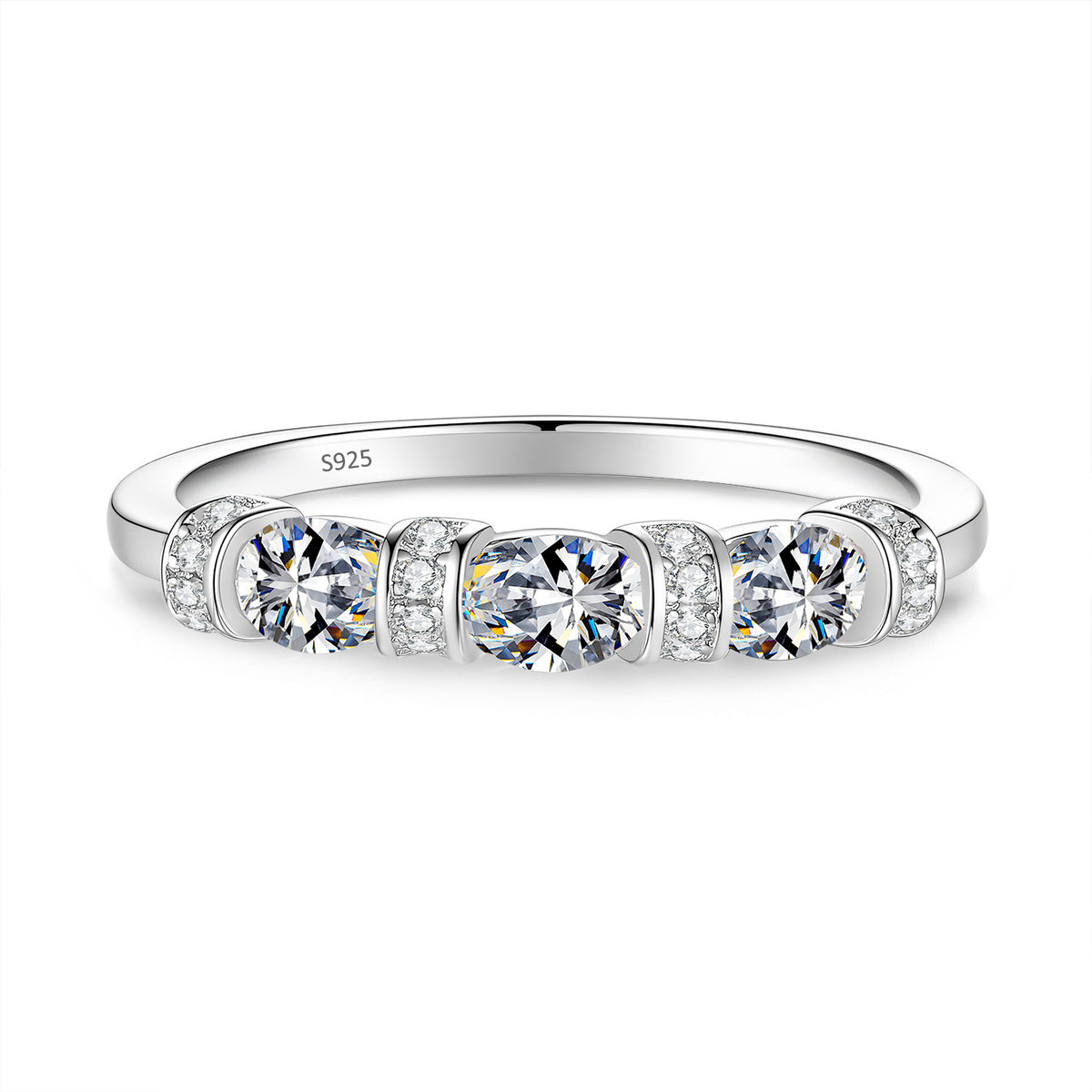 S925 Sterling Silver Closed-Band Oval Moissanite Ring