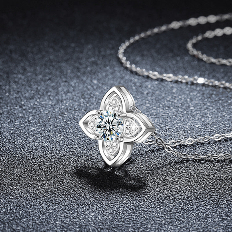 S925 Sterling Silver Moissanite Clover Pendant Clavicle Chain Necklace