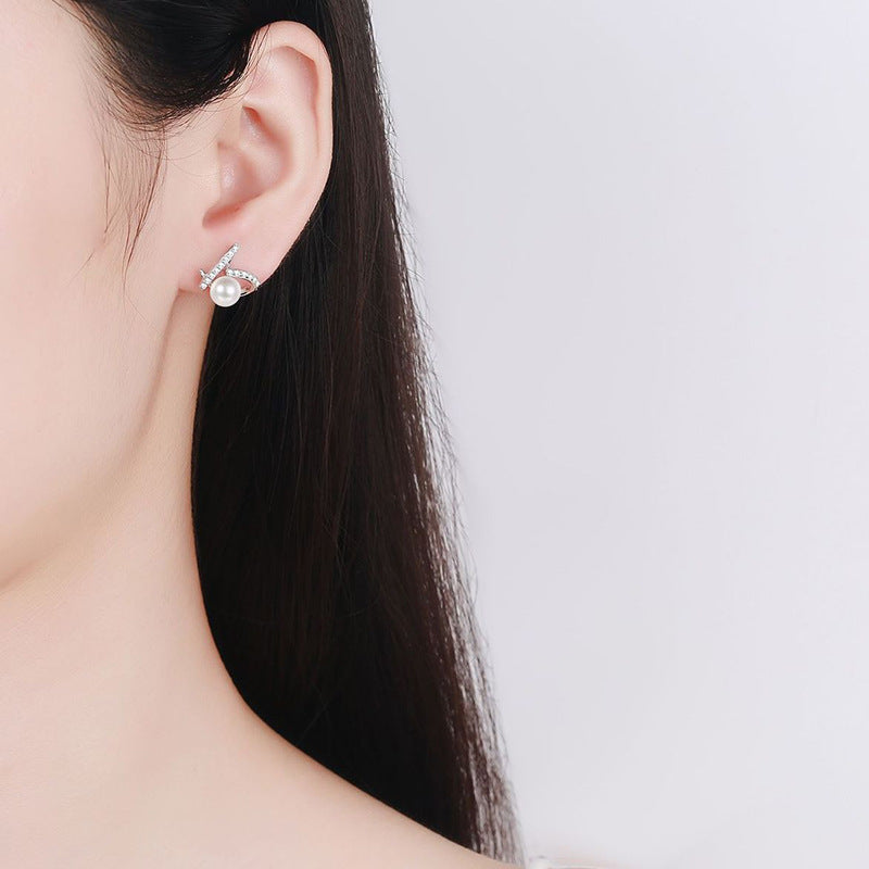 Elegant Pearl and Moissanite Heart Stud Earrings