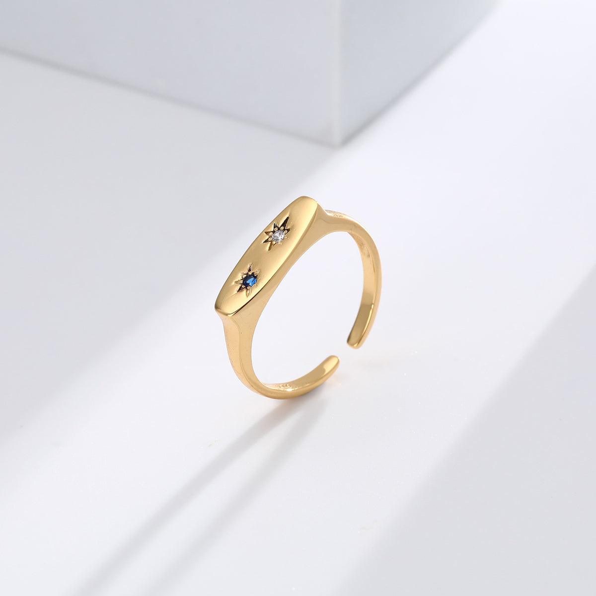 Popular S925 sterling silver rings in Europe and America, featuring niche designs