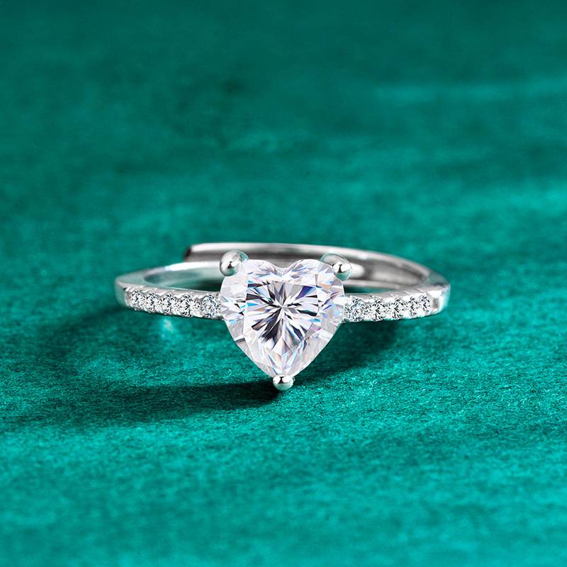 S925 Sterling Silver Heart Moissanite Ring