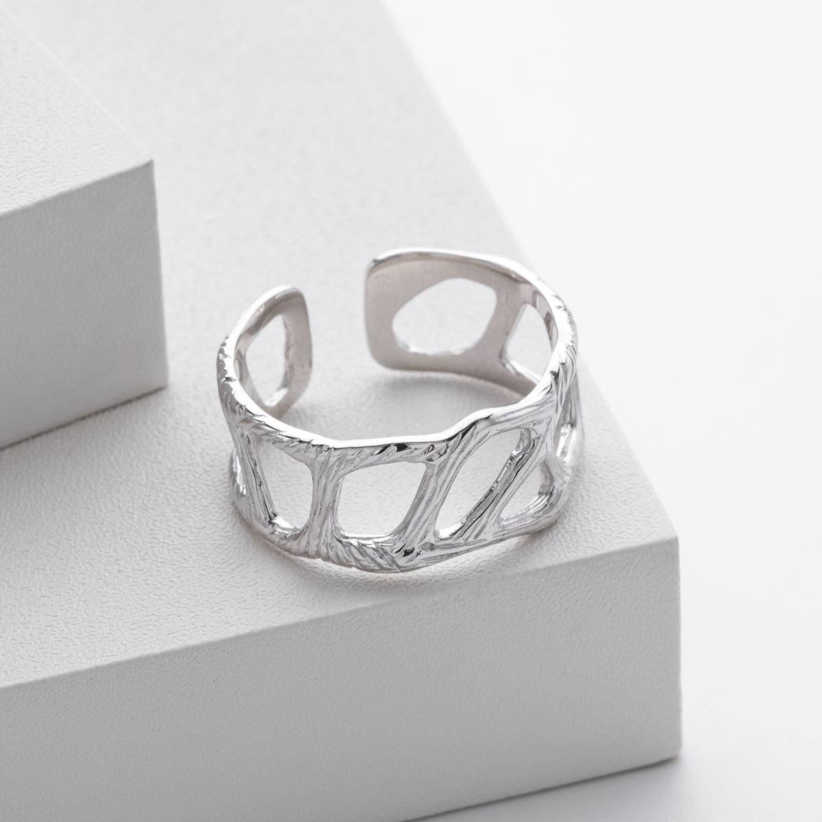 S925 Sterling Silver Fashionable and Unique Wrinkled Irregular Ring