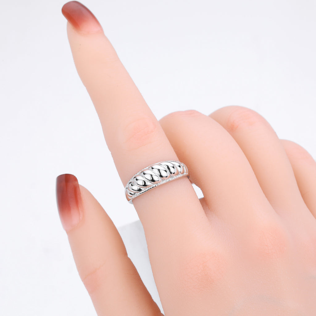 Stylish and simple S925 sterling silver croissant ring