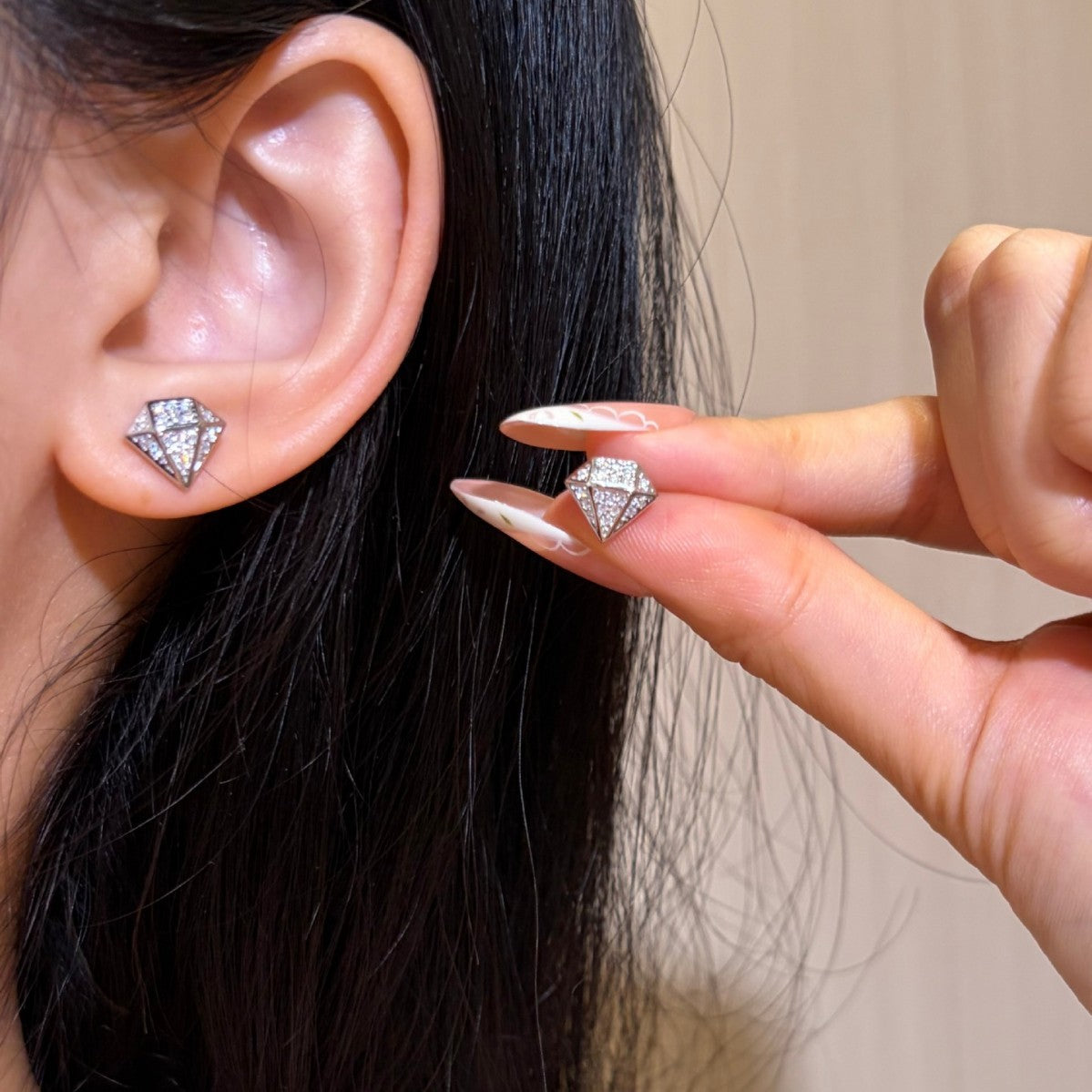 S925 Silver Diamond-Shaped Moissanite Earrings