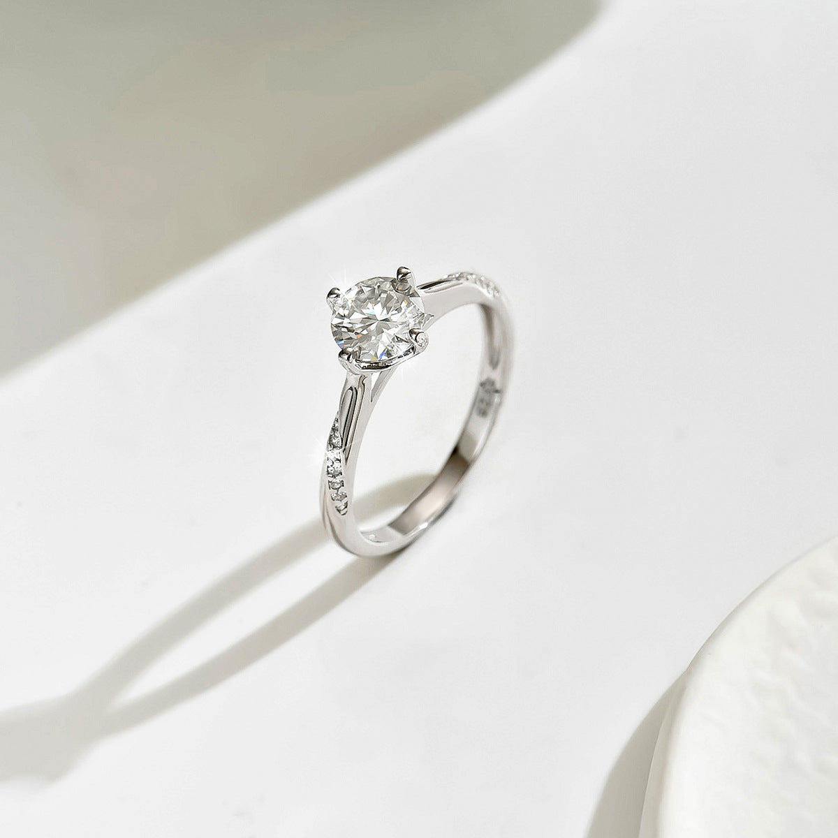 S925 Sterling Silver Four-claw Moissanite Ring Simple Engagement Ring