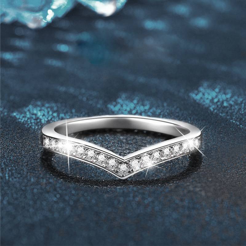 925 Sterling Silver V-Shaped Moissanite Palette Ring