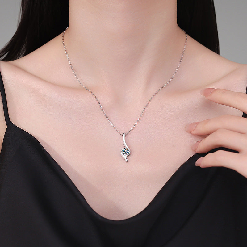 S925 Sterling Silver Moissanite Twisted Pendant Necklace